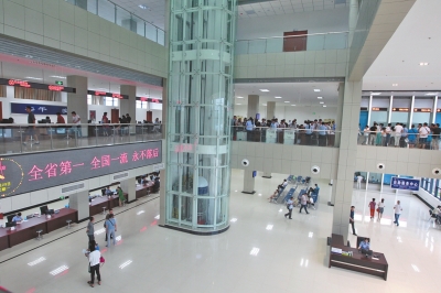 鄭州市車(chē)管開(kāi)啟“一站式”服務(wù) 便民設施完備